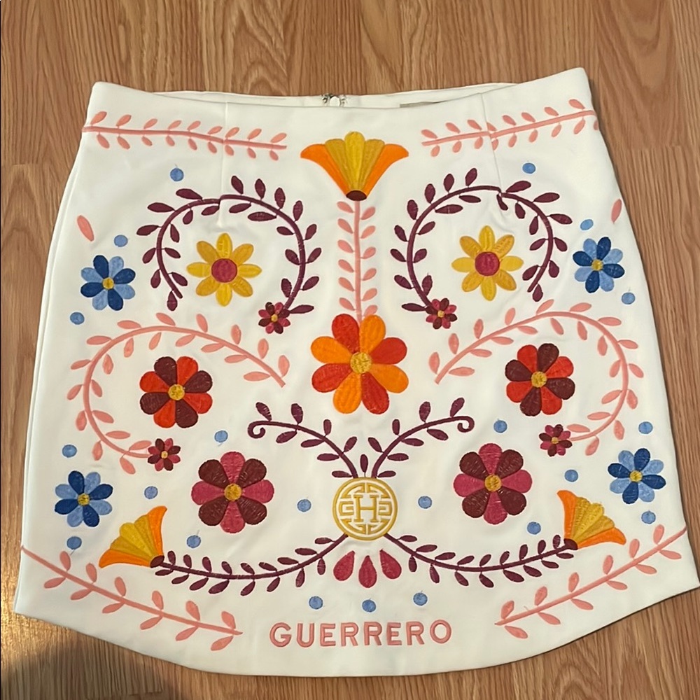 White Mini A-Line Skirt with Embellished Design for Resort Wear
